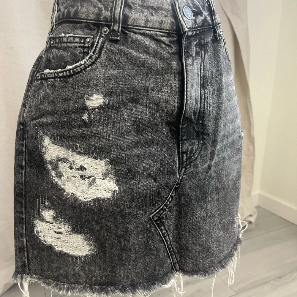 NWT SER.O.YA Allie Mini Skirt Phoenix Distressed Black Denim Wash Sz 29 Y2K 90s - Picture 3 of 9